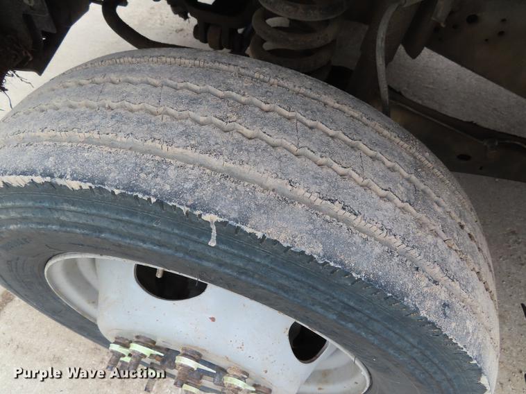 image for item DF7829 2007 Ford F550 utility truck with crane