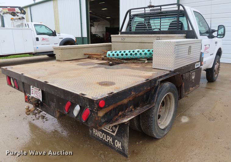 image for item DF7830 2000 Ford F550 flatbed truck