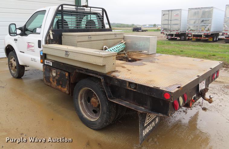 image for item DF7830 2000 Ford F550 flatbed truck