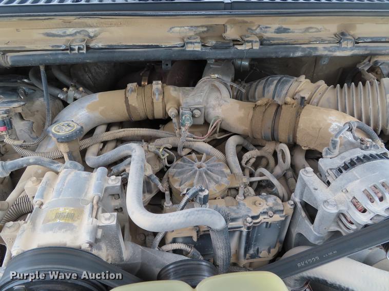 image for item DF7830 2000 Ford F550 flatbed truck