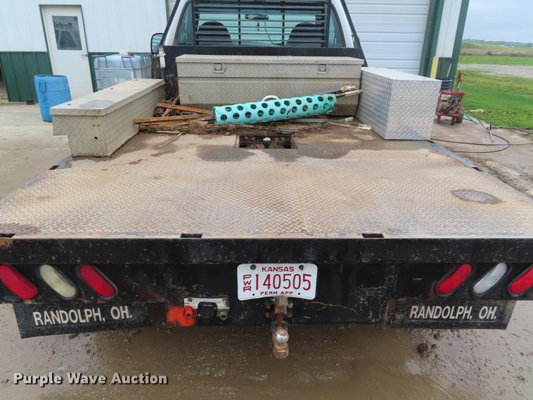 image for item DF7830 2000 Ford F550 flatbed truck
