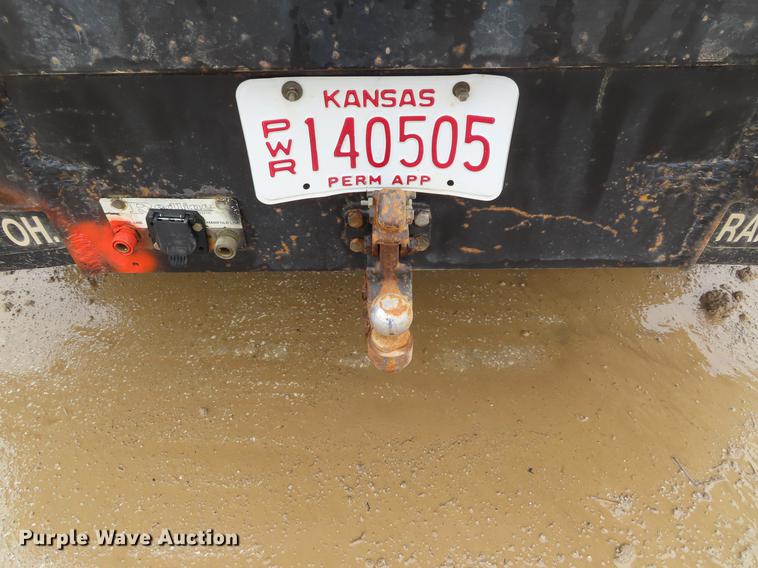 image for item DF7830 2000 Ford F550 flatbed truck