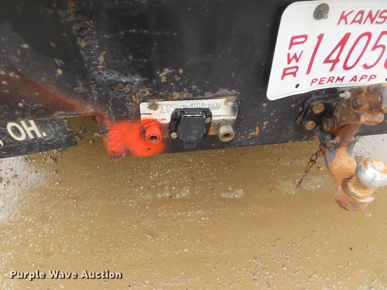 image for item DF7830 2000 Ford F550 flatbed truck