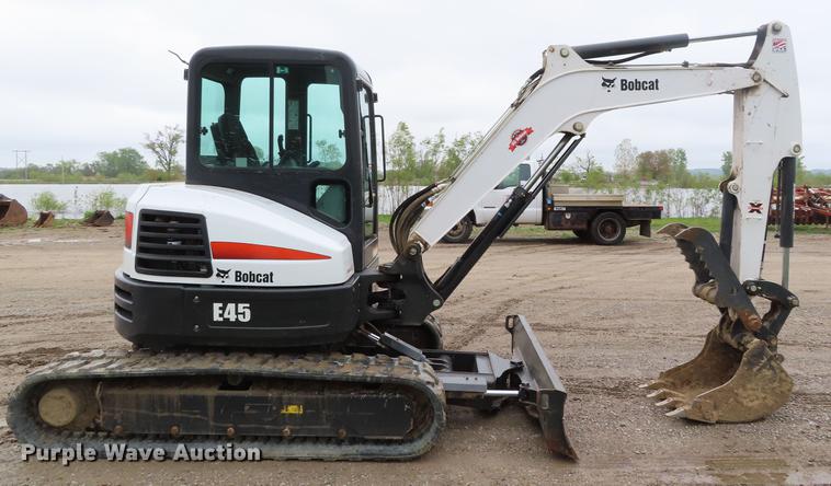image for item DF7832 2016 Bobcat E45 mini excavator