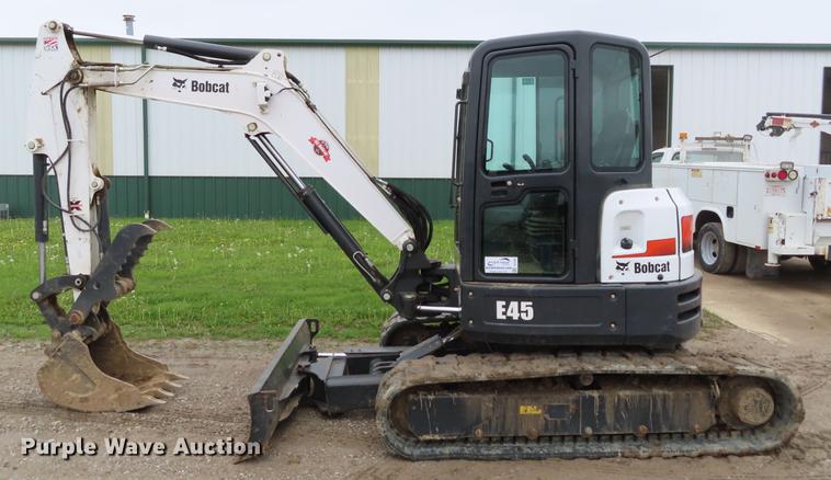 image for item DF7832 2016 Bobcat E45 mini excavator