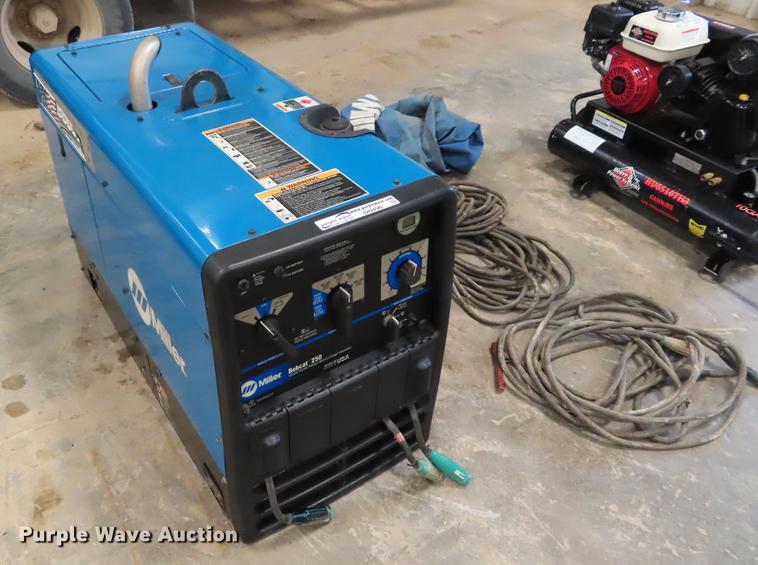 image for item DI9498 Miller Bobcat 250 welder generator
