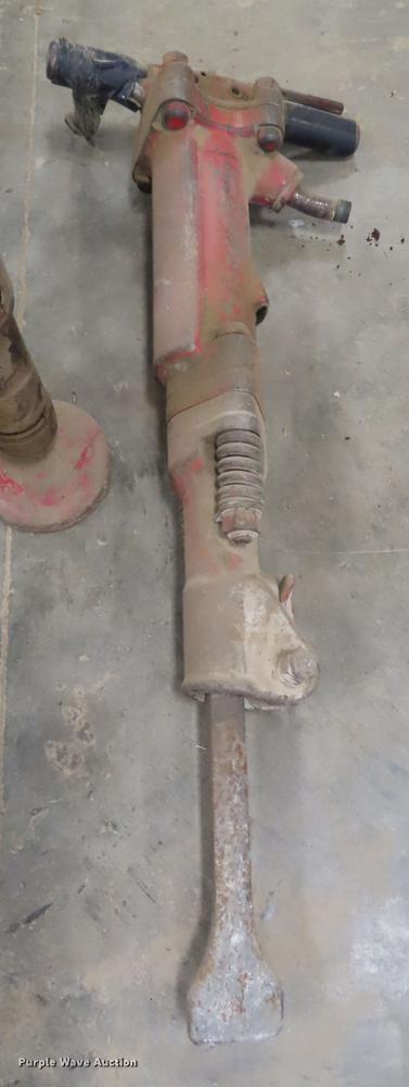 image for item FJ9009 Pneumatic tamper and jack hammer