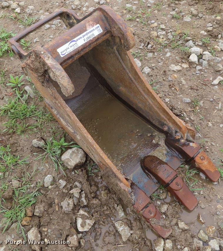 image for item FJ9020 Bobcat mini excavator bucket