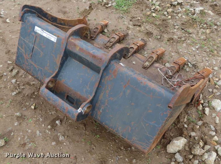 image for item FJ9021 Bobcat mini excavator bucket