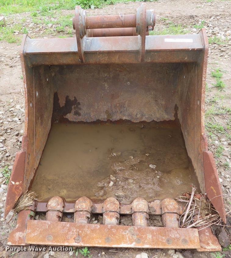 image for item FJ9022 2015 Geith excavator bucket