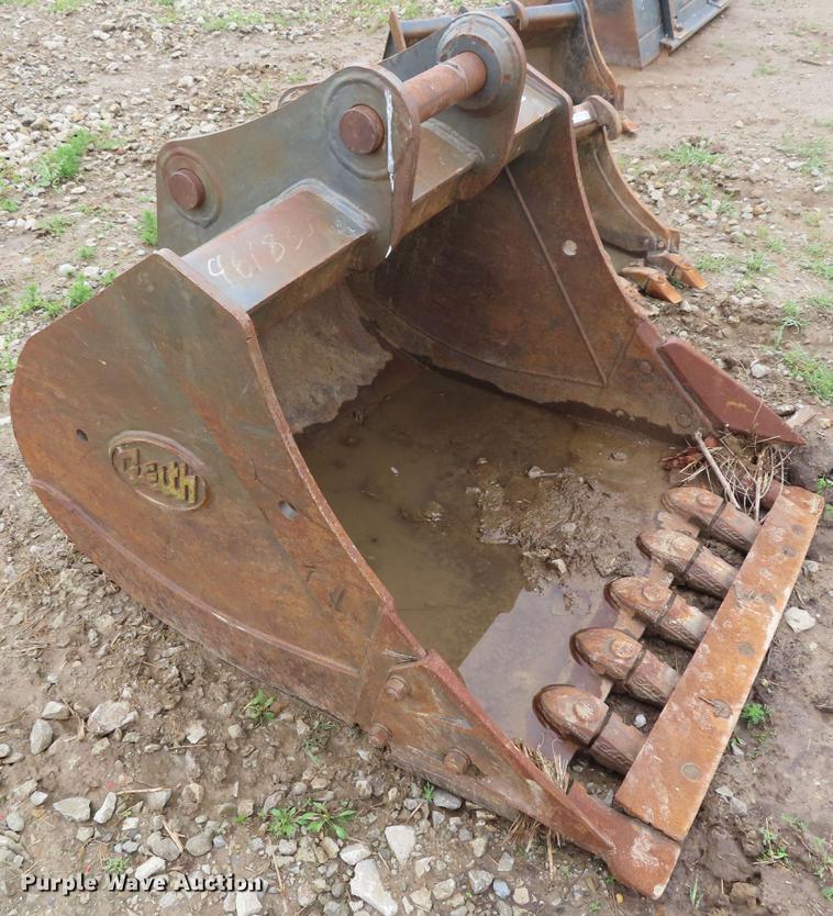 image for item FJ9022 2015 Geith excavator bucket