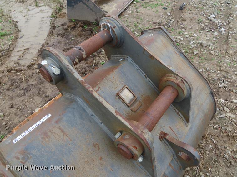 image for item FJ9022 2015 Geith excavator bucket