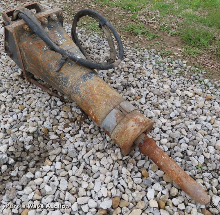 image for item FJ9039 Bobcat hydraulic breaker