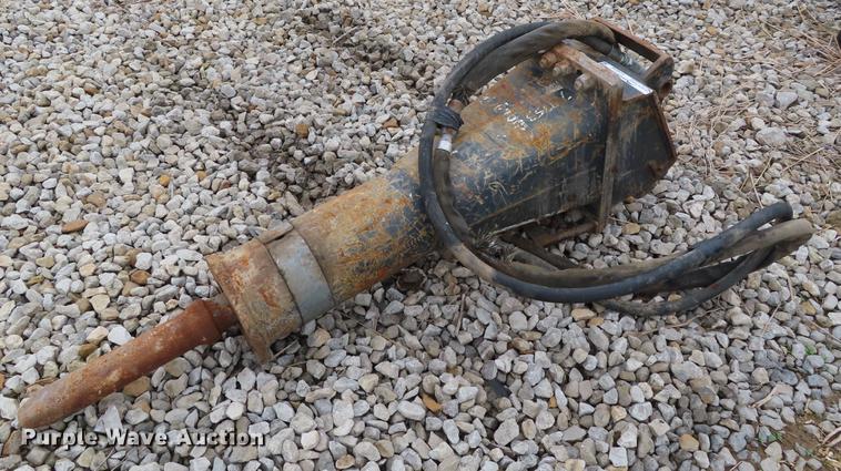image for item FJ9039 Bobcat hydraulic breaker