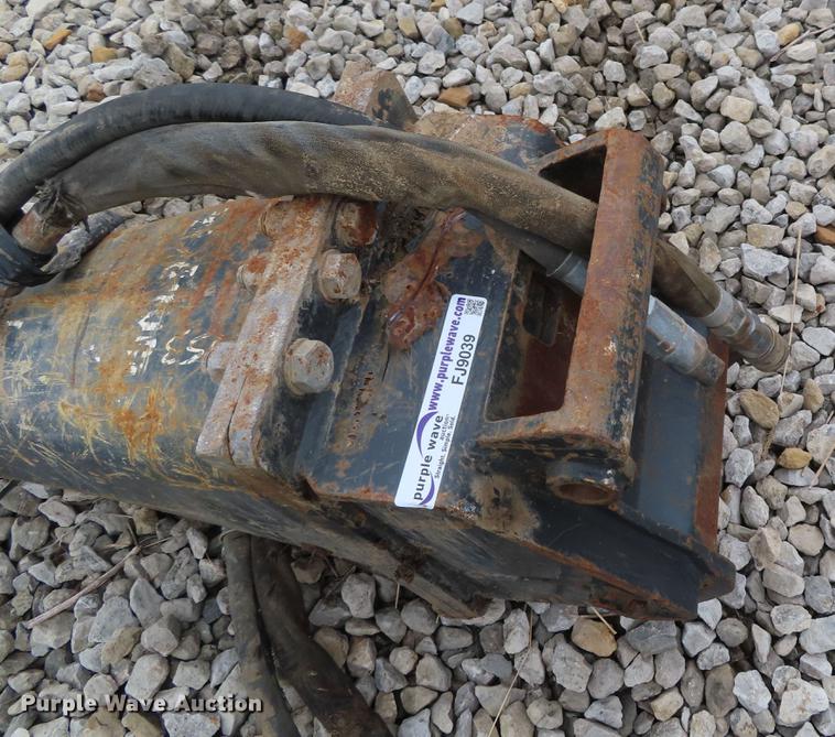 image for item FJ9039 Bobcat hydraulic breaker