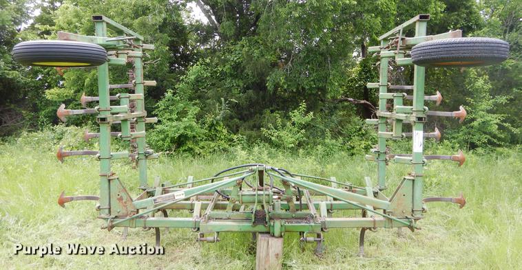 image for item DC0226 John Deere field cultivator