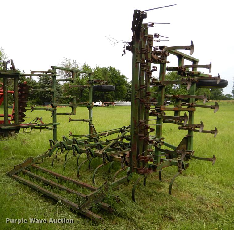 image for item DC0226 John Deere field cultivator