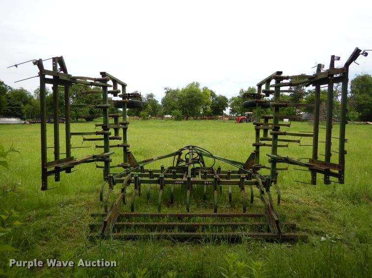 image for item DC0226 John Deere field cultivator
