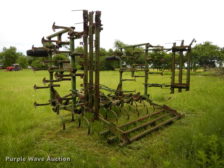 image for item DC0226 John Deere field cultivator