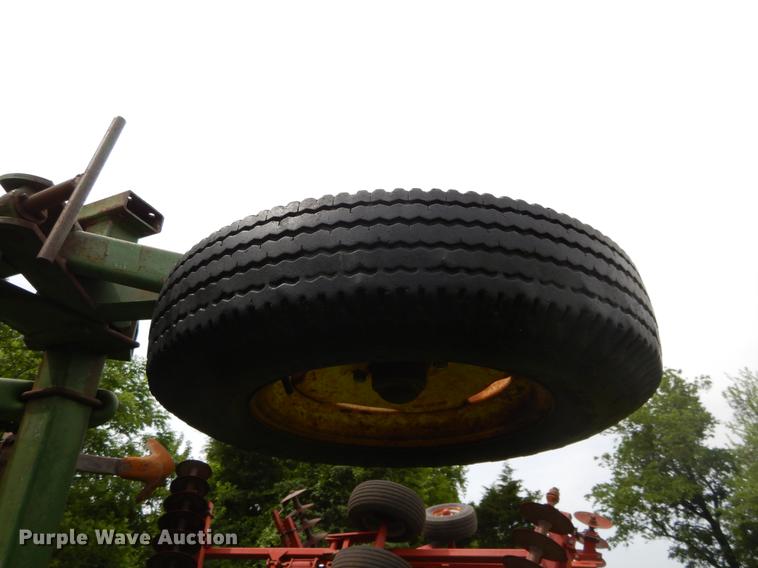 image for item DC0226 John Deere field cultivator