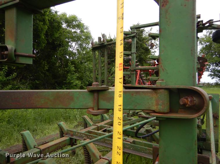 image for item DC0226 John Deere field cultivator