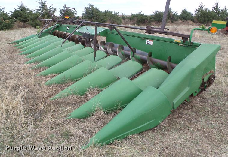 image for item DC5209 John Deere 1243 corn head