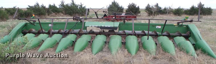 image for item DC5209 John Deere 1243 corn head