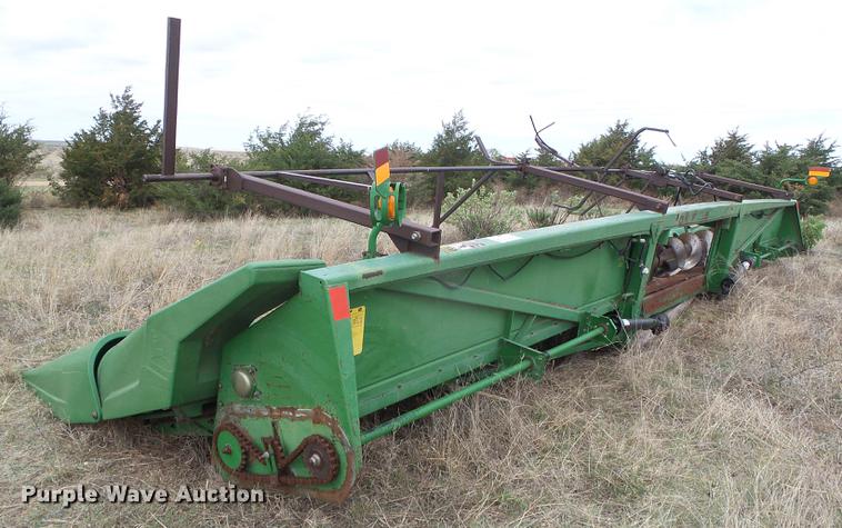 image for item DC5209 John Deere 1243 corn head