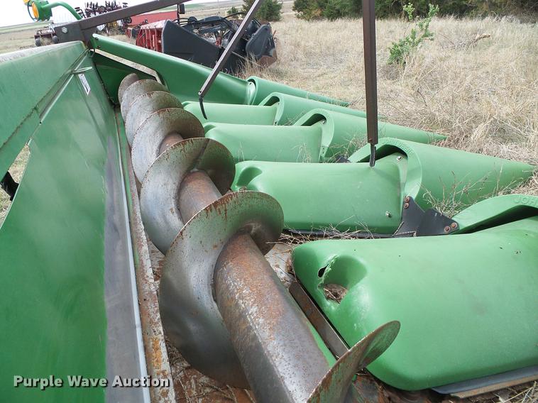 image for item DC5209 John Deere 1243 corn head
