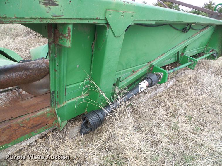 image for item DC5209 John Deere 1243 corn head
