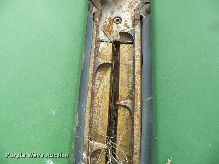 image for item DC5209 John Deere 1243 corn head