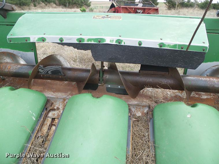 image for item DC5209 John Deere 1243 corn head