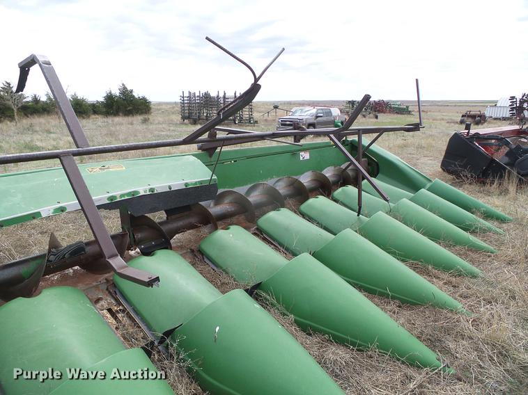 image for item DC5209 John Deere 1243 corn head
