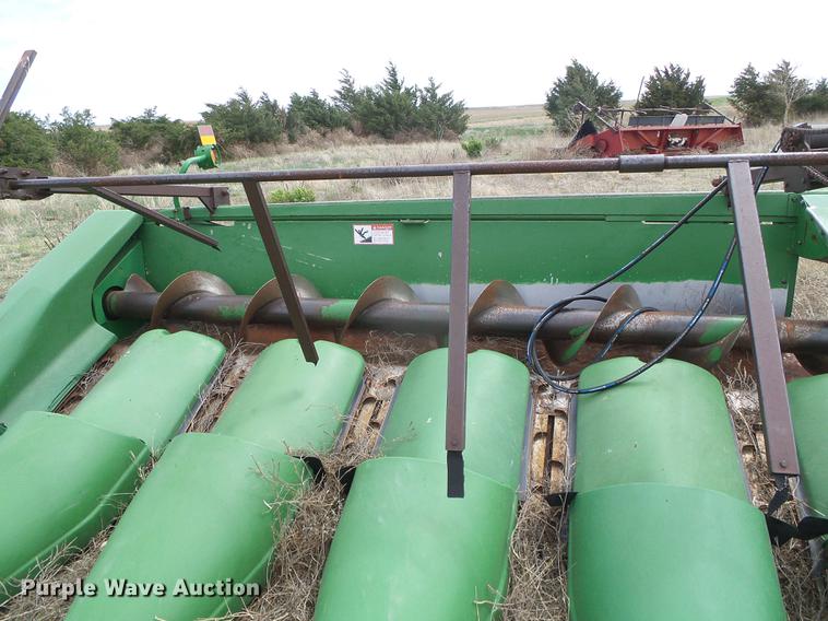 image for item DC5209 John Deere 1243 corn head