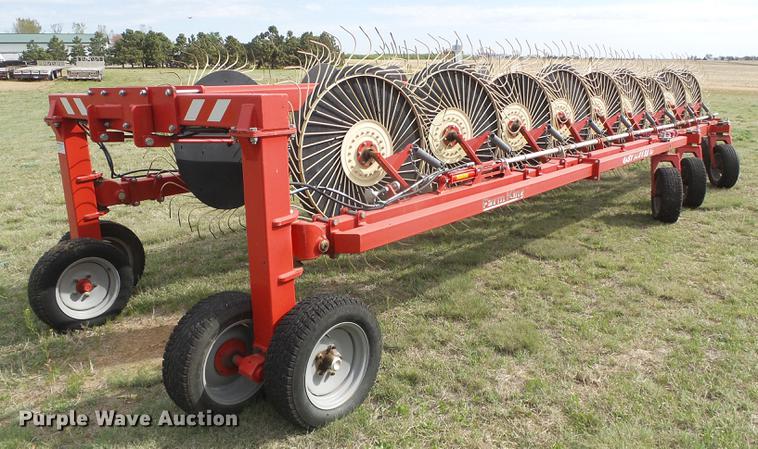 image for item DC5212 Farm King Easy Rake SS18 hay rake