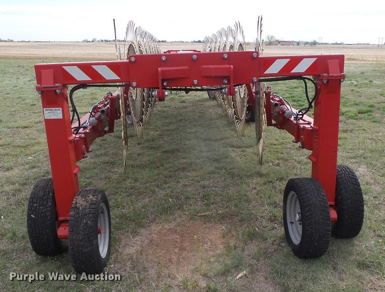 image for item DC5212 Farm King Easy Rake SS18 hay rake