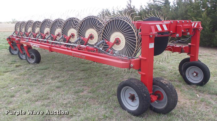image for item DC5212 Farm King Easy Rake SS18 hay rake
