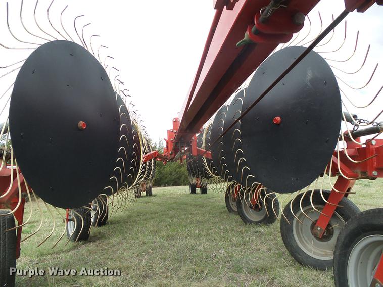 image for item DC5212 Farm King Easy Rake SS18 hay rake