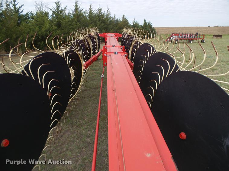 image for item DC5212 Farm King Easy Rake SS18 hay rake