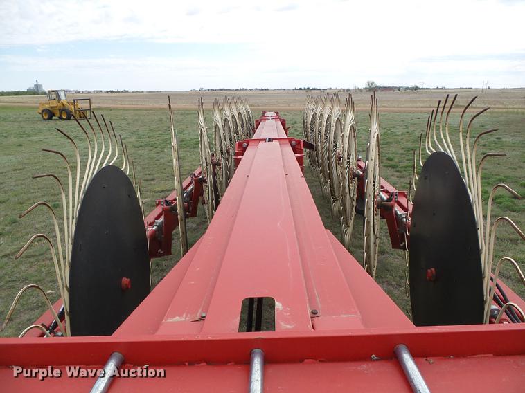 image for item DC5212 Farm King Easy Rake SS18 hay rake