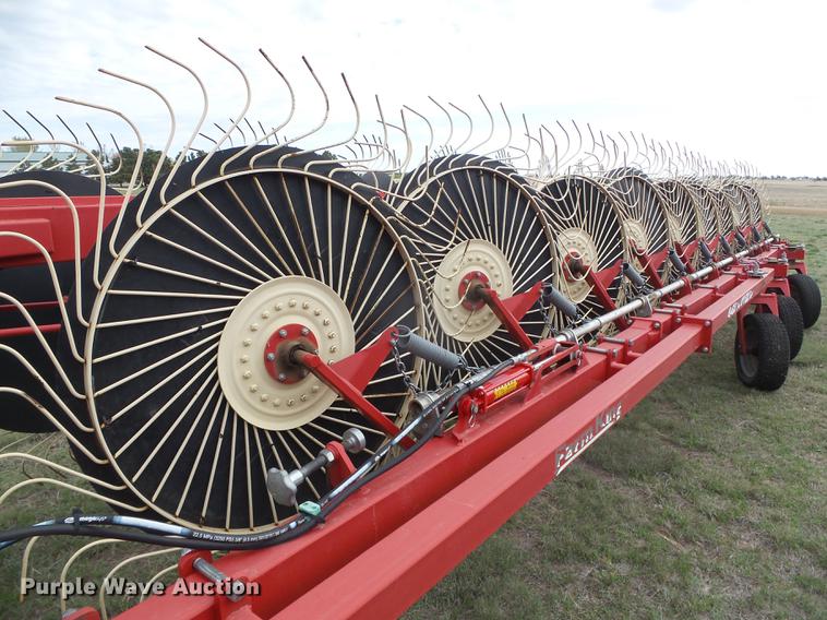 image for item DC5212 Farm King Easy Rake SS18 hay rake