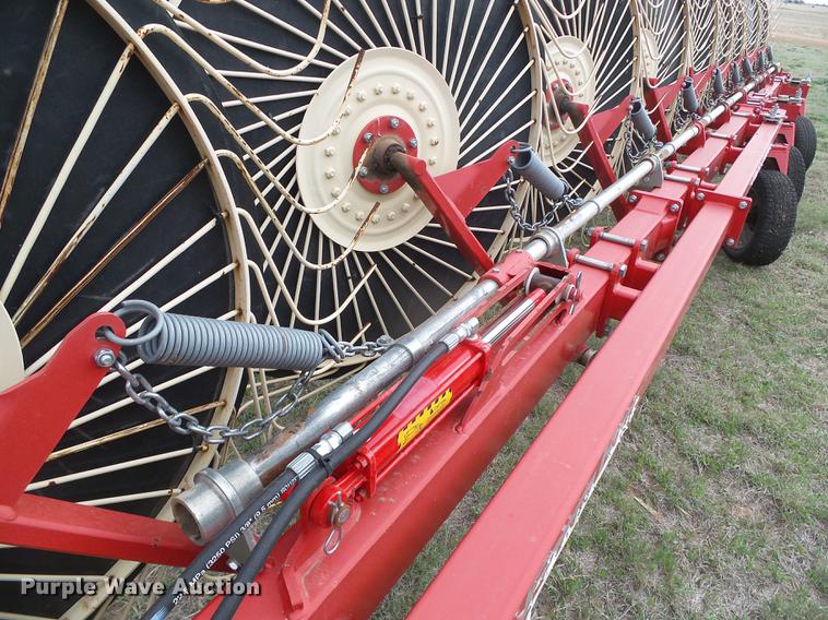 image for item DC5212 Farm King Easy Rake SS18 hay rake