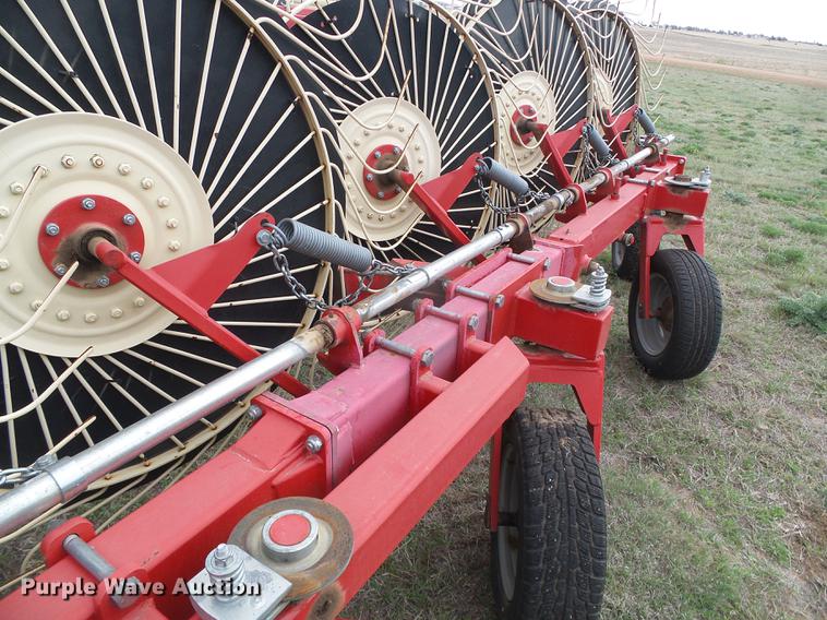 image for item DC5212 Farm King Easy Rake SS18 hay rake