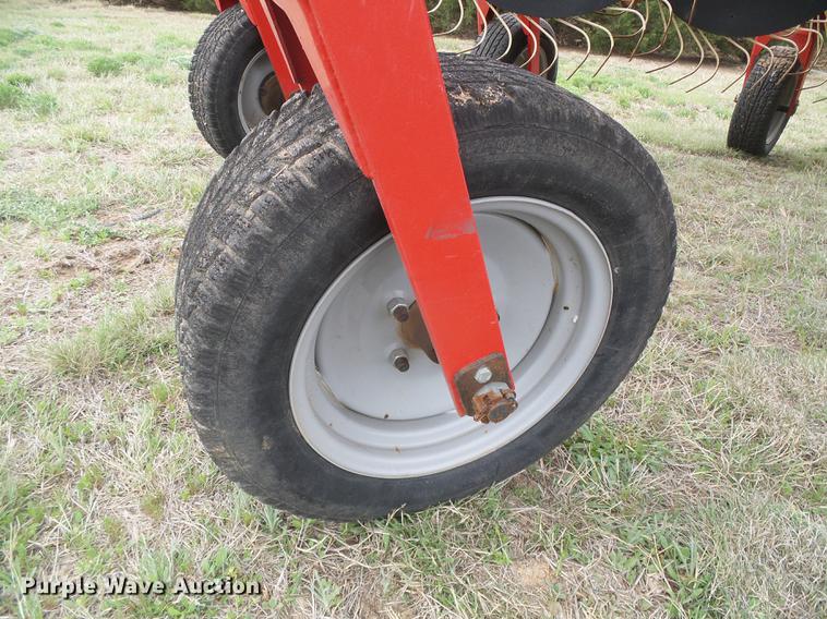 image for item DC5212 Farm King Easy Rake SS18 hay rake