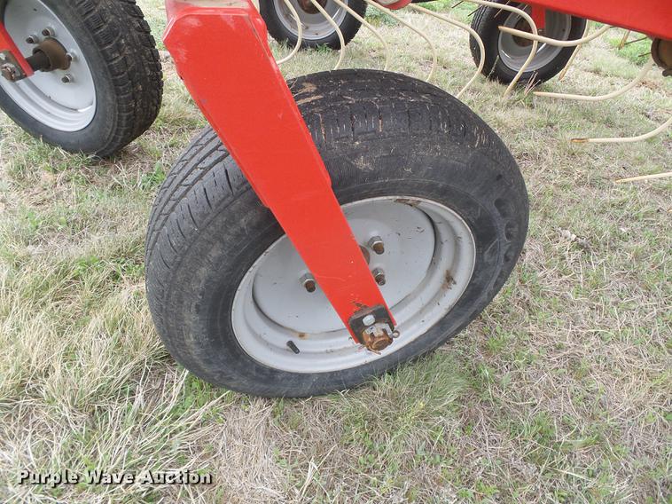 image for item DC5212 Farm King Easy Rake SS18 hay rake