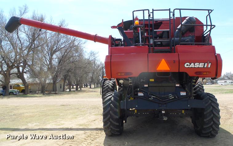 image for item DC5242 2011 Case IH 8120 combine