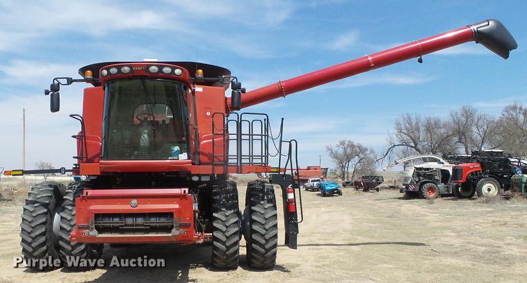 image for item DC5242 2011 Case IH 8120 combine