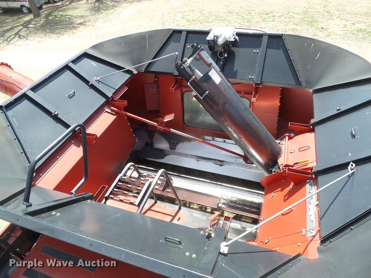 image for item DC5242 2011 Case IH 8120 combine