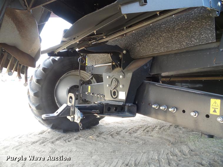 image for item DC5242 2011 Case IH 8120 combine