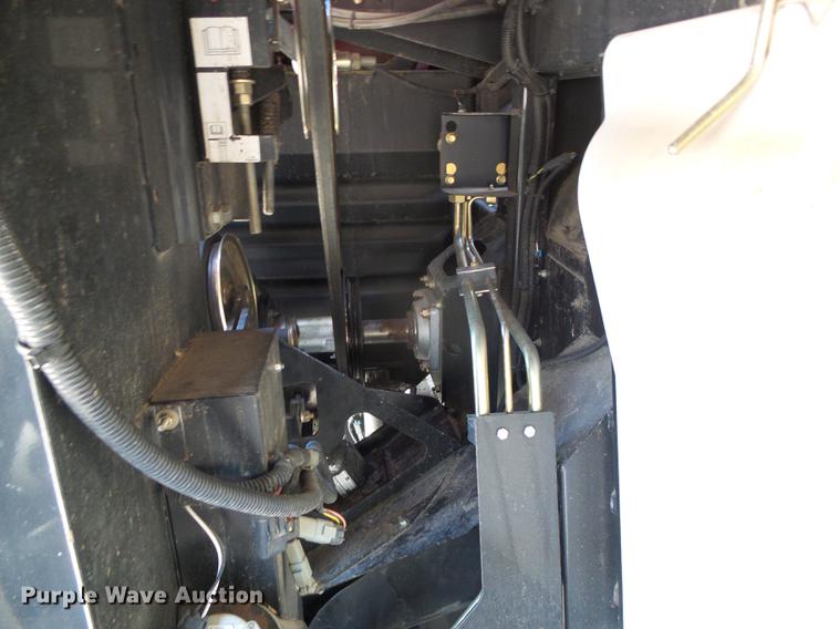 image for item DC5242 2011 Case IH 8120 combine